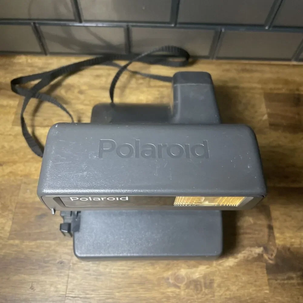 Vintage Polaroid One Step Close Up 600 Film Instant Camera with Strap - Works